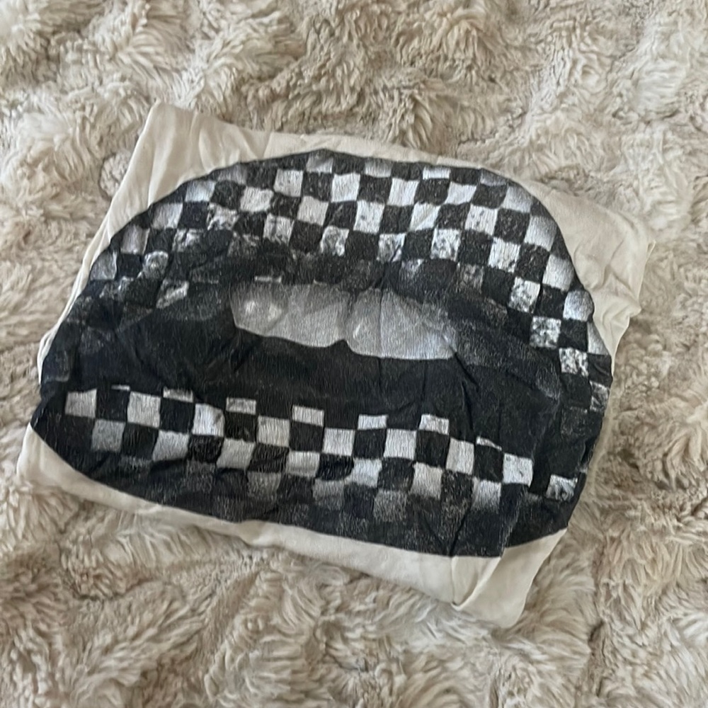 Funky lips top